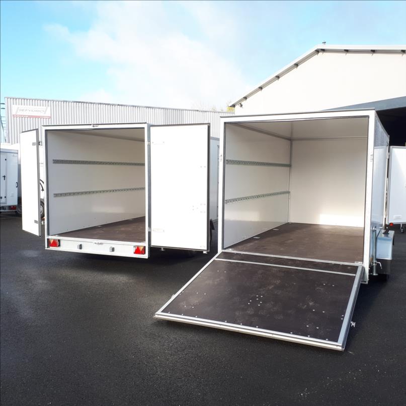 Remolque furgón de paneles sándwich, PTAC 2 000–2 700 kg - Imagen 2