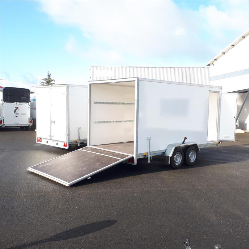 Remolque furgón de paneles sándwich, PTAC 2 000–2 700 kg - Imagen 6