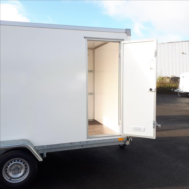 Remolque furgón de paneles sándwich, PTAC 2 000–2 700 kg - Imagen 7