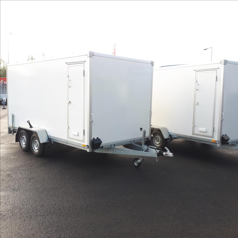 Remolque furgón de paneles sándwich, PTAC 2 000–2 700 kg