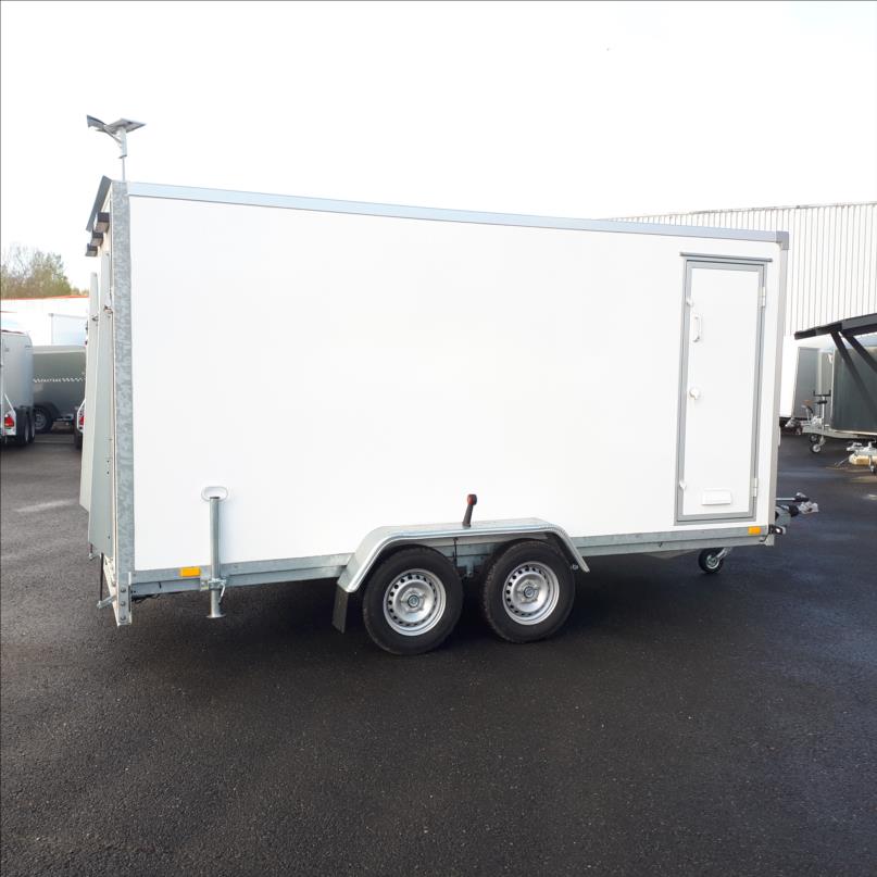 Remolque furgón de paneles sándwich, PTAC 2 000–2 700 kg - Imagen 10