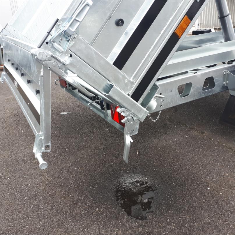 Volquete triángulo Kipper 400/3C, 4 m × 1,97 m, doble eje, PTAC de 2 200 a 3 500 kg. - Imagen 3