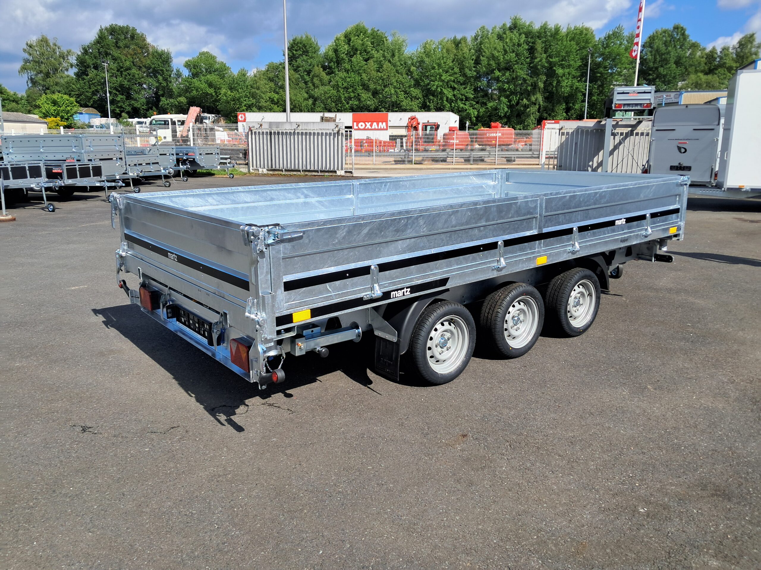 Volquete triángulo Kipper 400/3C, 4 m × 1,97 m, doble eje, PTAC de 2 200 a 3 500 kg. - Imagen 6