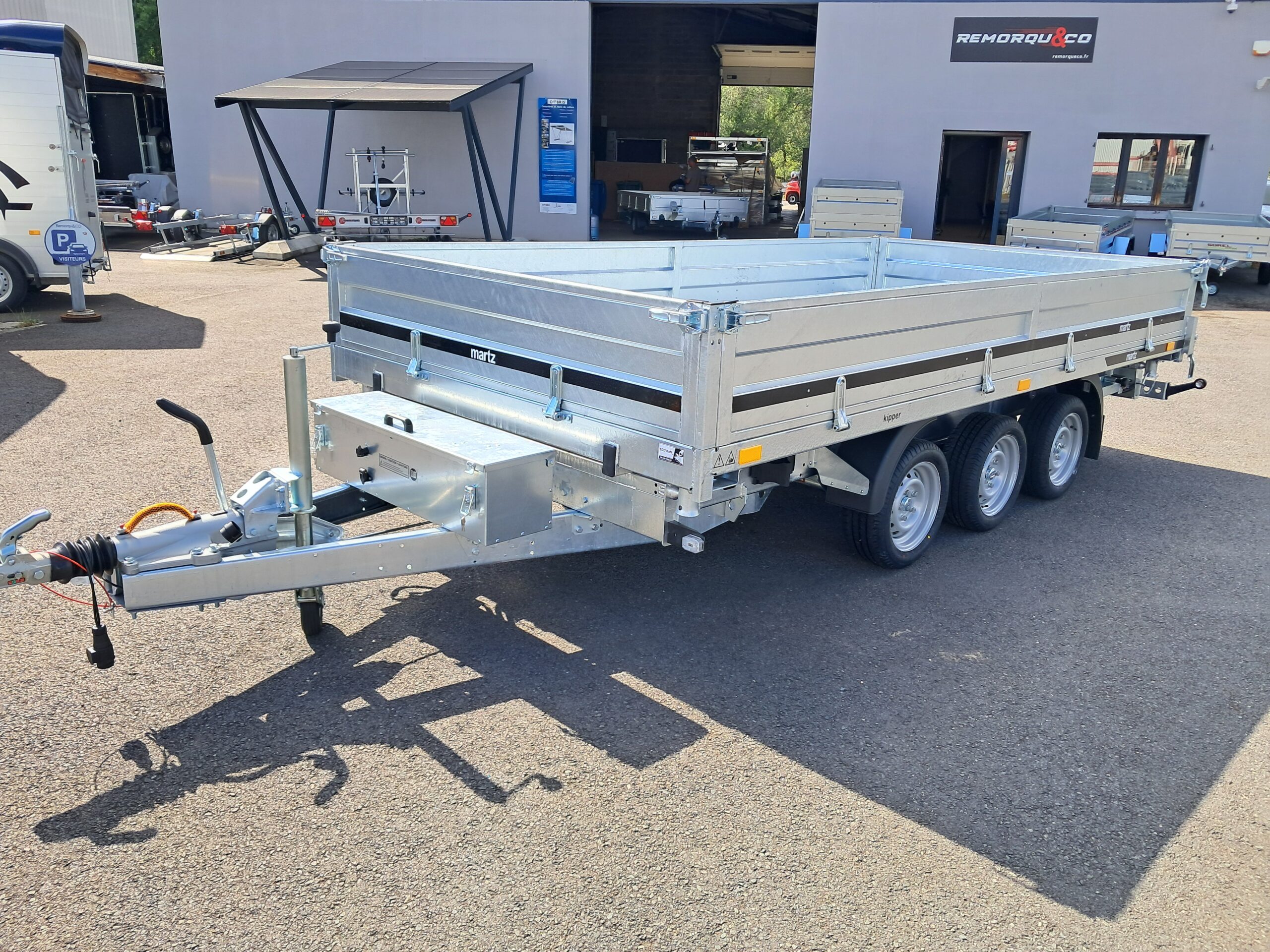 Volquete triángulo Kipper 400/3C, 4 m × 1,97 m, doble eje, PTAC de 2 200 a 3 500 kg. - Imagen 12