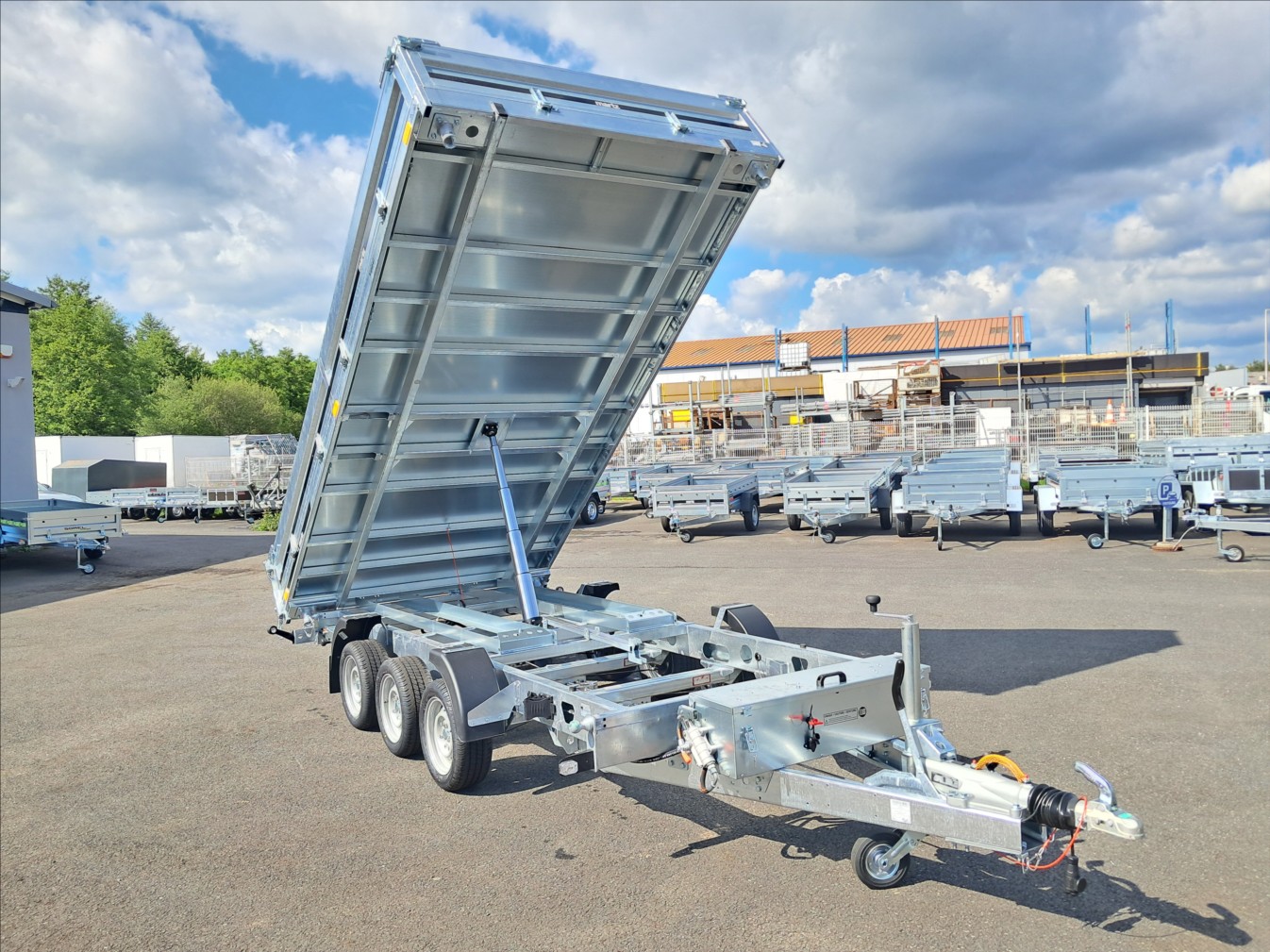 Volquete triángulo Kipper 400/3C, 4 m × 1,97 m, doble eje, PTAC de 2 200 a 3 500 kg. - Imagen 15