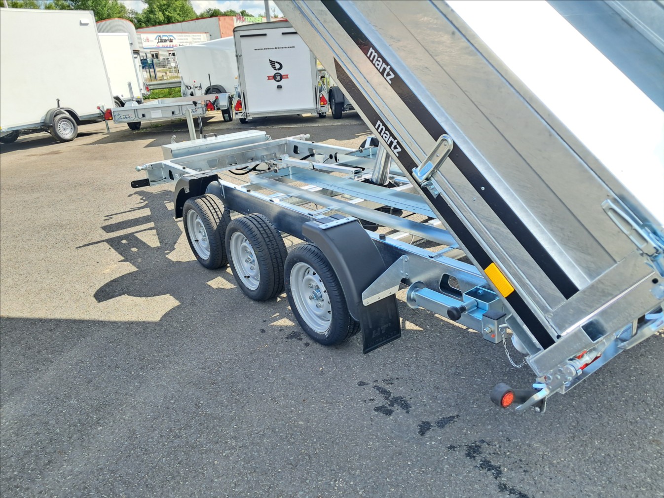 Volquete triángulo Kipper 400/3C, 4 m × 1,97 m, doble eje, PTAC de 2 200 a 3 500 kg. - Imagen 19