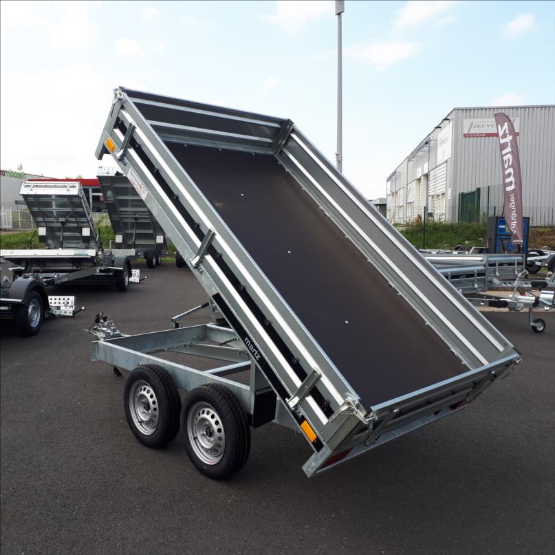 Volquete Kipper 250/2 NF, 2,54 m × 1,53 m, doble eje, PTAC de 500 a 750 kg.