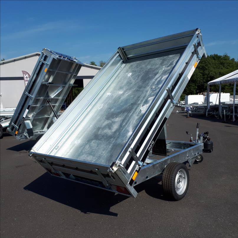 Volquete Kipper 250 C, 2,54 m × 1,53 m, eje simple, PTAC de 800 a 1 500 kg.