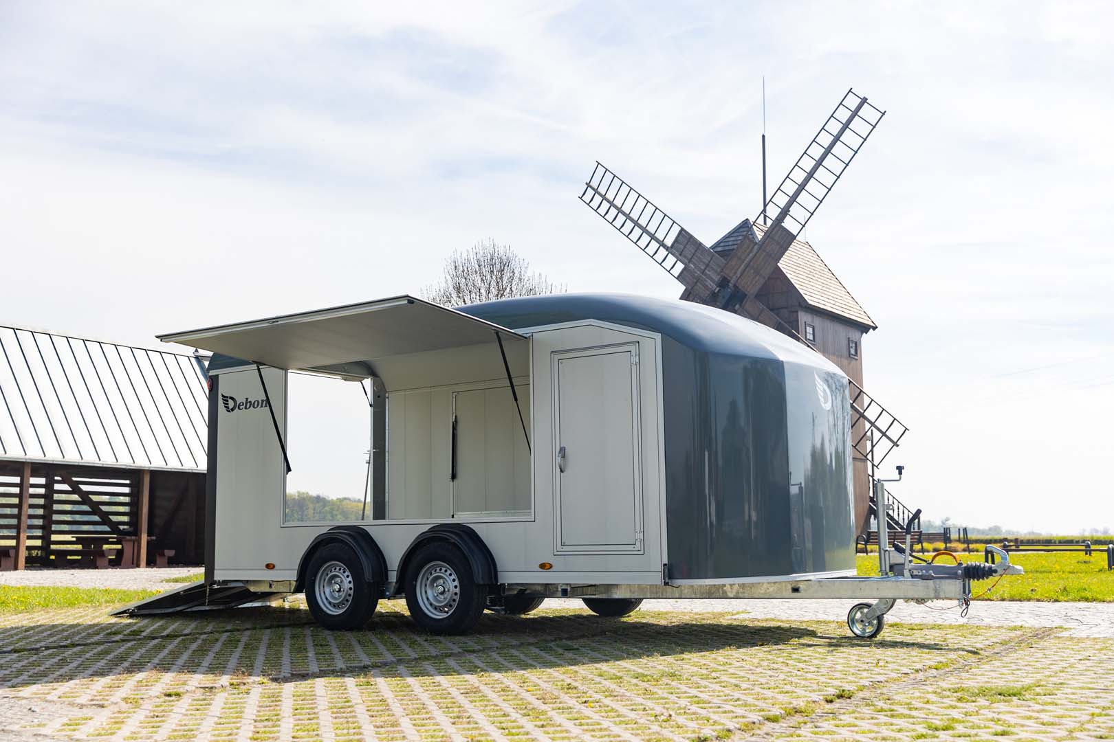 Furgón Roadster 900 Debon 509 x 206 x 206 cm - Imagen 3